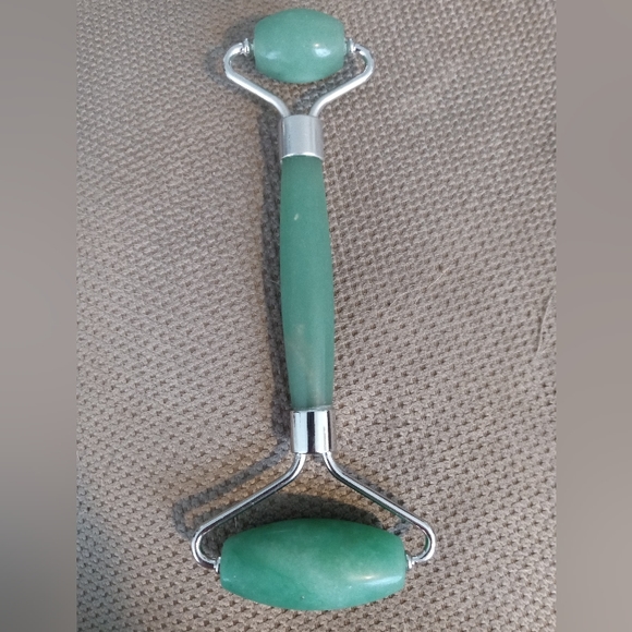 GUA SHA Jade Crystal Facial Roller Set - Picture 3 of 6
